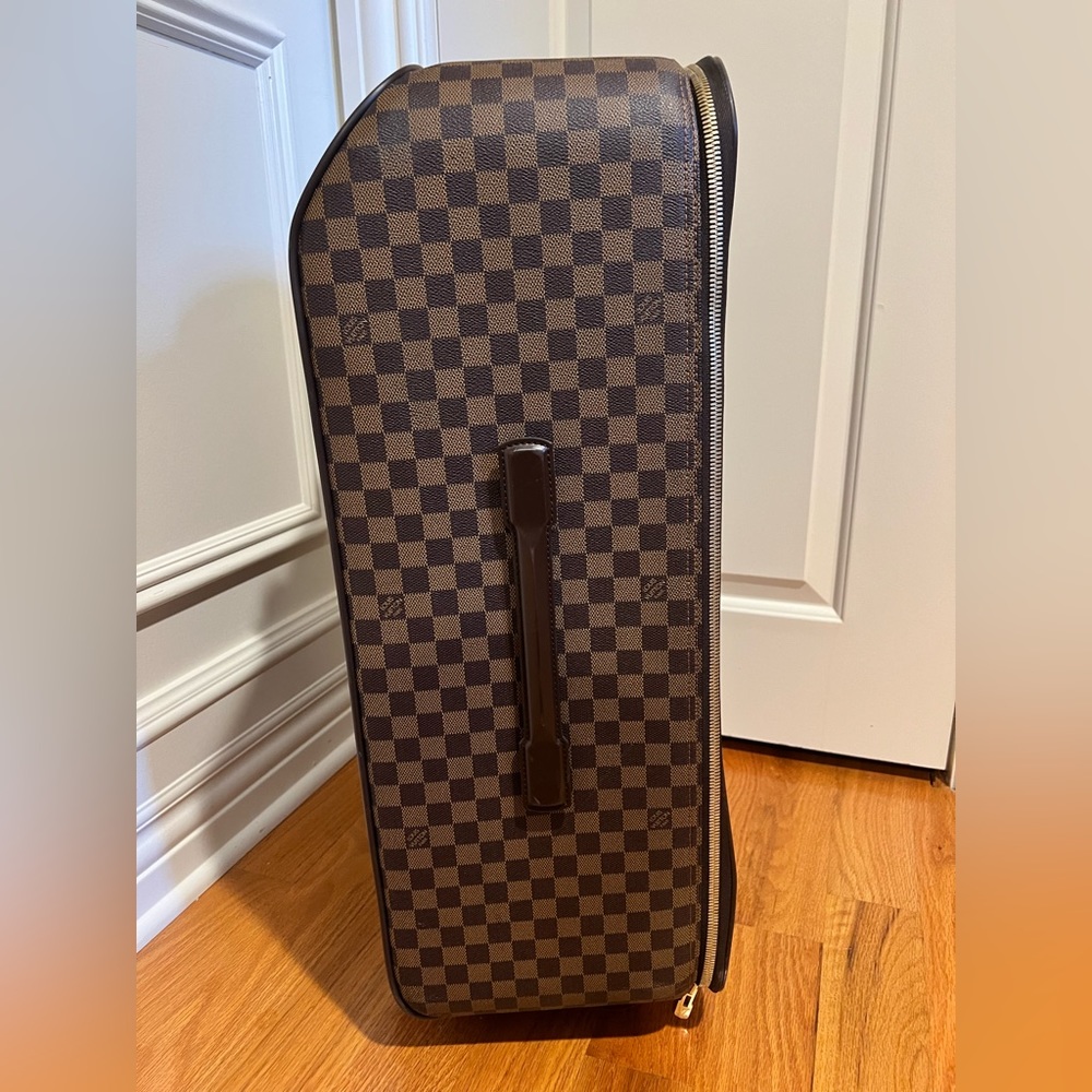 Louis Vuitton suitcase about 26x18x10 inches - Picture 15 of 16